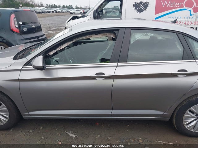 3VWN57BU0KM235320 Volkswagen Jetta 1.4t S