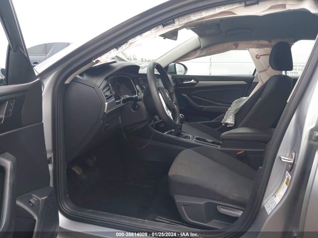 3VWN57BU0KM235320 Volkswagen Jetta 1.4t S