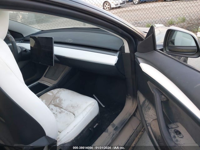 5YJ3E1EA5PF688188 Tesla Model 3 Rear-wheel Drive
