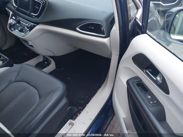 Chrysler Pacifica Touring L 2018 2C4RC1BG7JR293174 Image 5