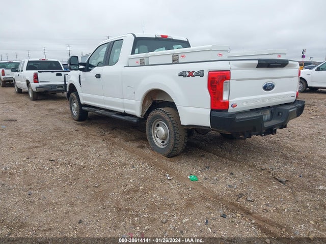 2017 FORD SUPER DUTY F-250 SRW 1FT7X2B6XHEE57999 Photo 2
