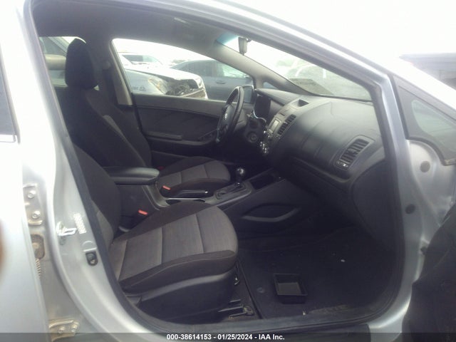 2016 KIA FORTE EX VIN: KNAFX4A83G5598158