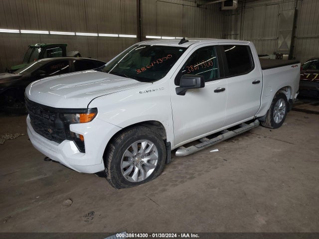 Chevrolet Silverado 1500 4wd  Short Bed Custom 2022 3GCPDBEK5NG518357 Image 2