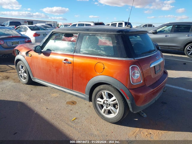 2013 MINI HARDTOP WMWSU3C56DT690800 Photo 2
