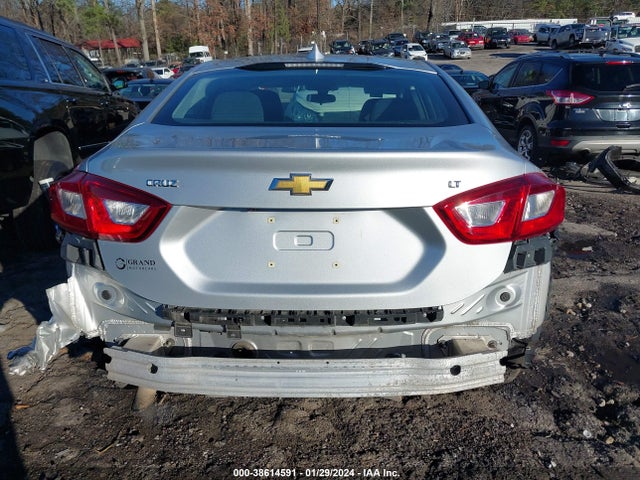 Chevrolet Cruze Lt Auto 2018 1G1BE5SM9J7240639 Image 16