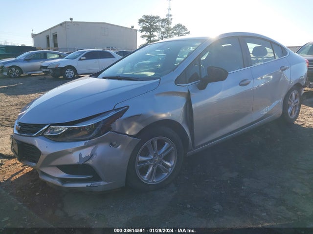 Chevrolet Cruze Lt Auto 2018 1G1BE5SM9J7240639 Image 2
