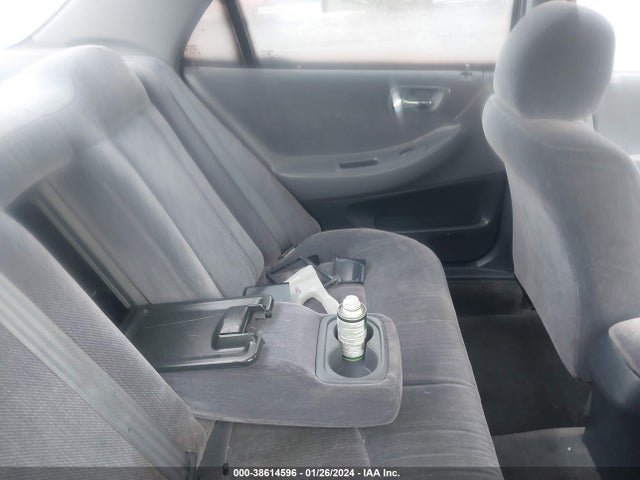 1999 HONDA ACCORD LX VIN: 1HGCG5642XA147197
