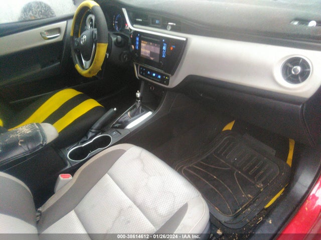 Toyota COROLLA LE 2018 5YFBURHEXJP805349 Image 5