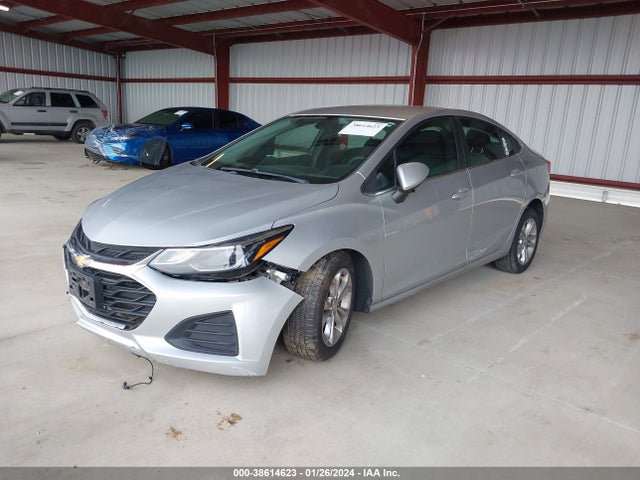 Chevrolet CRUZE LT 2019 1G1BE5SMXK7127736 Image 2