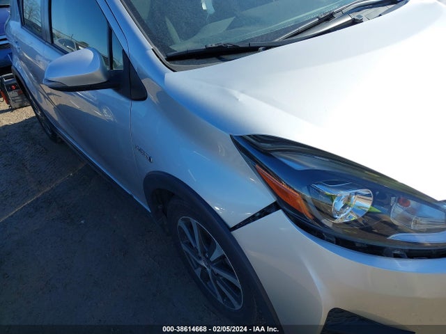Toyota Prius C Three 2018 JTDKDTB37J1608678 Image 17