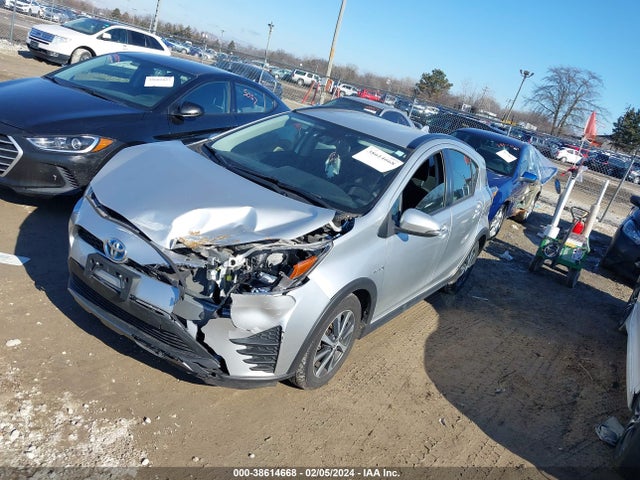 Toyota Prius C Three 2018 JTDKDTB37J1608678 Image 2
