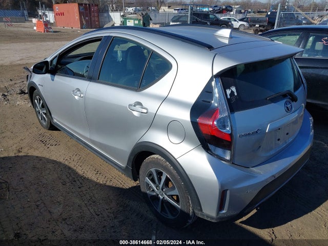 Toyota Prius C Three 2018 JTDKDTB37J1608678 Image 3