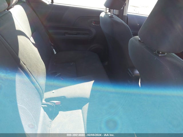 Toyota Prius C Three 2018 JTDKDTB37J1608678 Image 8