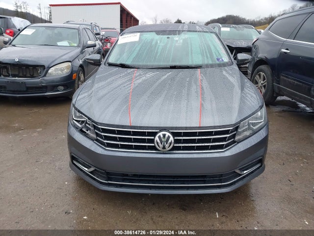 1VWAT7A31HC013280 Volkswagen Passat 1.8t S