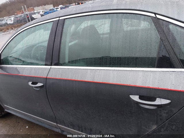 1VWAT7A31HC013280 Volkswagen Passat 1.8t S