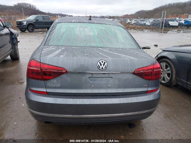 1VWAT7A31HC013280 Volkswagen Passat 1.8t S