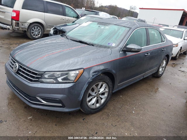 1VWAT7A31HC013280 Volkswagen Passat 1.8t S