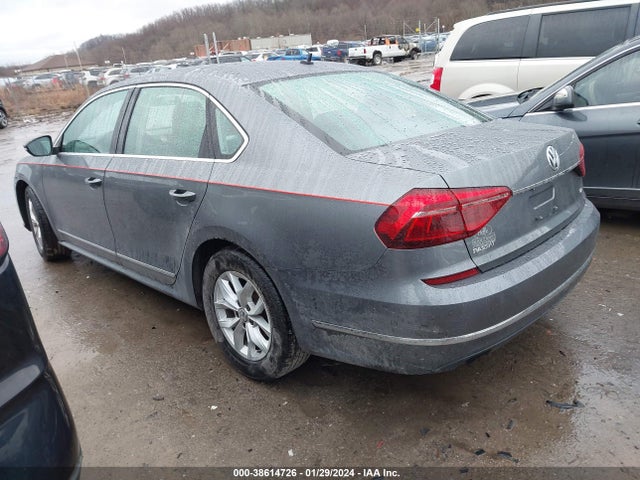 1VWAT7A31HC013280 Volkswagen Passat 1.8t S
