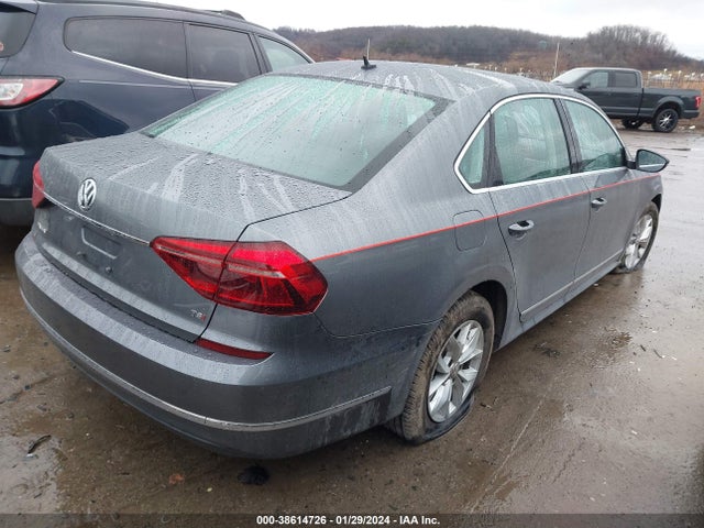 1VWAT7A31HC013280 Volkswagen Passat 1.8t S