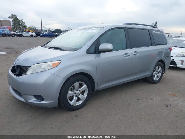 Toyota Sienna Le 8 Passenger 2016 5TDKK3DC9GS708442 Image 2