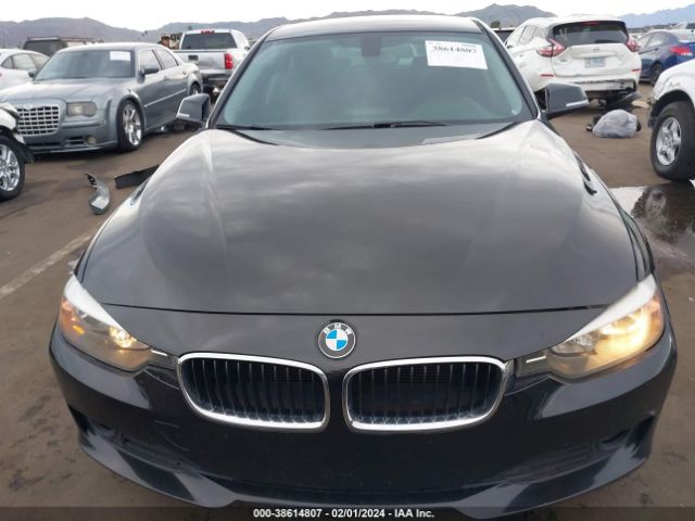 WBA3B1G54FNT05072 BMW 320i