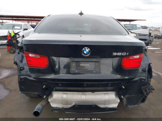 WBA3B1G54FNT05072 BMW 320i