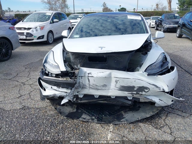 Tesla Model 3 Long Range/performance 2018 5YJ3E1EB4JF182545 Image 13