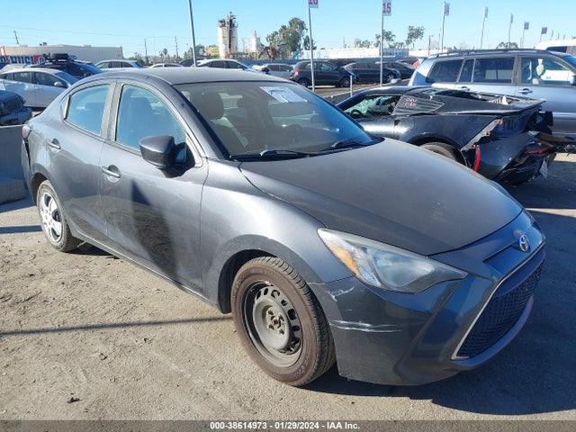 Toyota YARIS L 2019 3MYDLBYV1KY512400 Image 1