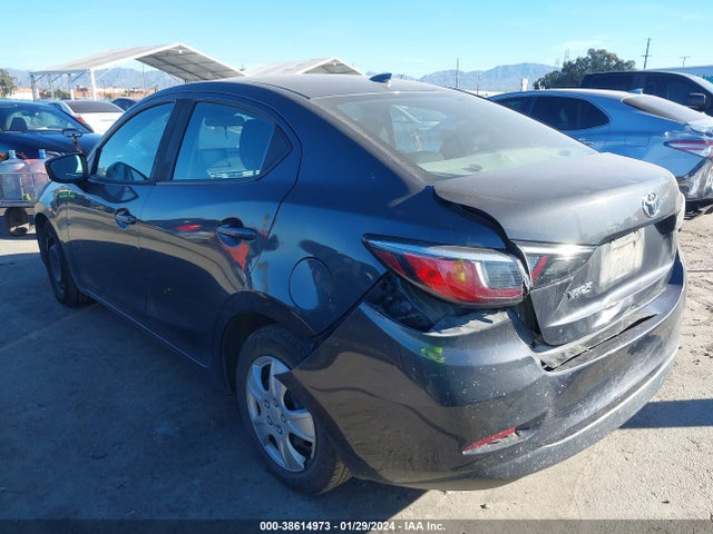 Toyota YARIS L 2019 3MYDLBYV1KY512400 Image 3