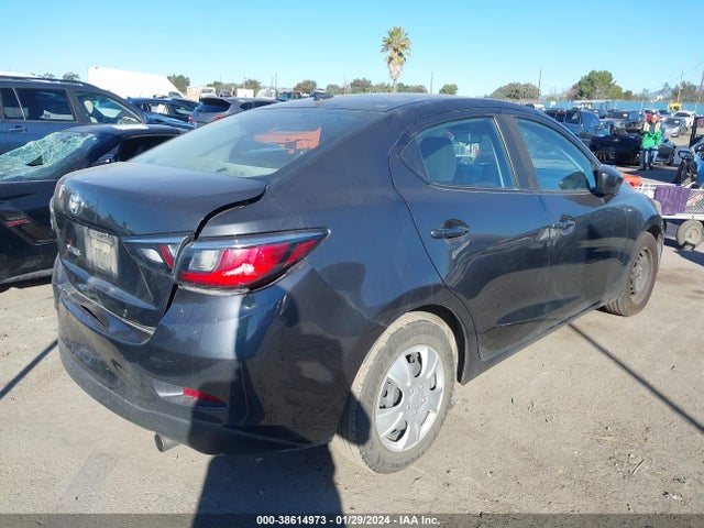 Toyota YARIS L 2019 3MYDLBYV1KY512400 Image 4