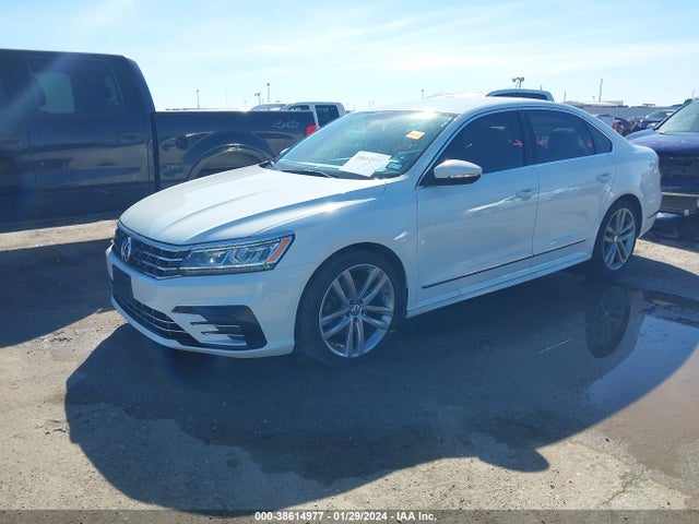 1VWAT7A3XGC029508 Volkswagen Passat 1.8t R-line