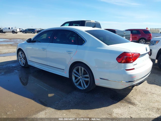 1VWAT7A3XGC029508 Volkswagen Passat 1.8t R-line