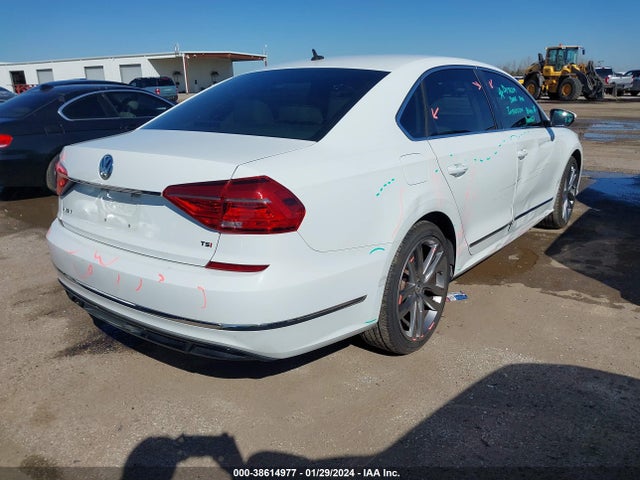 1VWAT7A3XGC029508 Volkswagen Passat 1.8t R-line