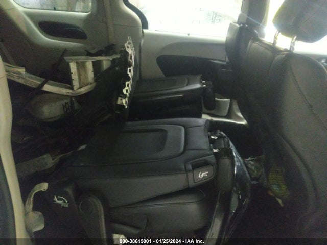 Chrysler Pacifica Touring-l 2017 2C4RC1BG5HR763213 Image 8
