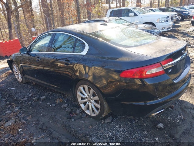 2010 JAGUAR XF SAJWA0GB2ALR52935 Photo 2