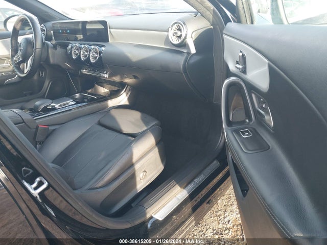 W1K3G4EB7LJ216202 Mercedes-Benz A 220