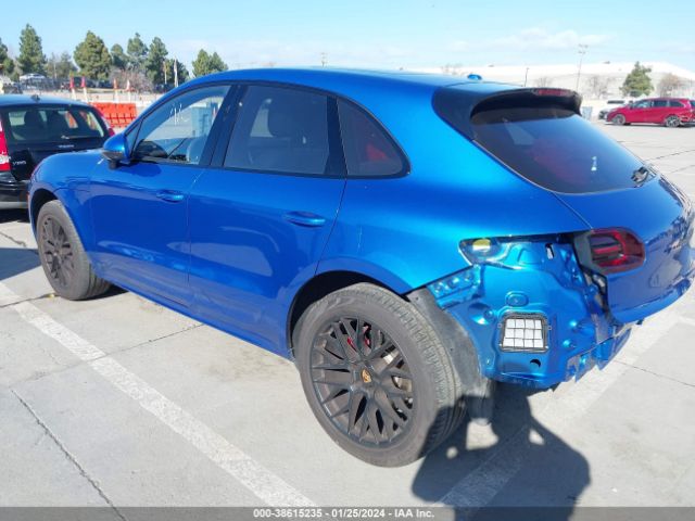 2018 PORSCHE MACAN WP1AG2A55JLB62212 Photo 2