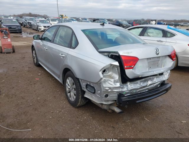 1VWAS7A39FC019411 Volkswagen Passat 1.8t Wolfsburg Edition