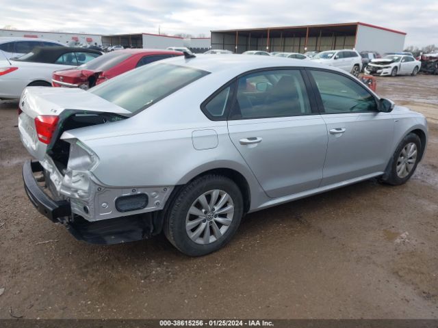 1VWAS7A39FC019411 Volkswagen Passat 1.8t Wolfsburg Edition