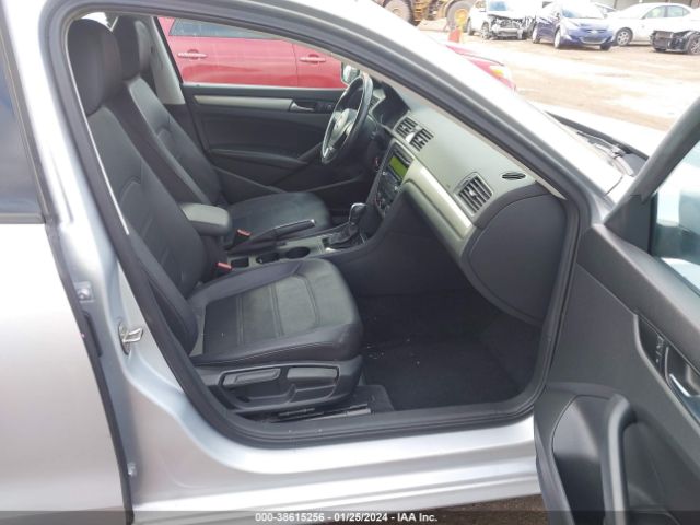 1VWAS7A39FC019411 Volkswagen Passat 1.8t Wolfsburg Edition