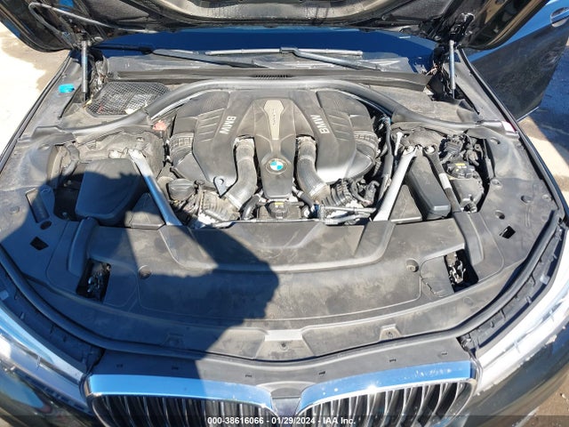 WBA7F0C5XJGM23940 BMW 750i