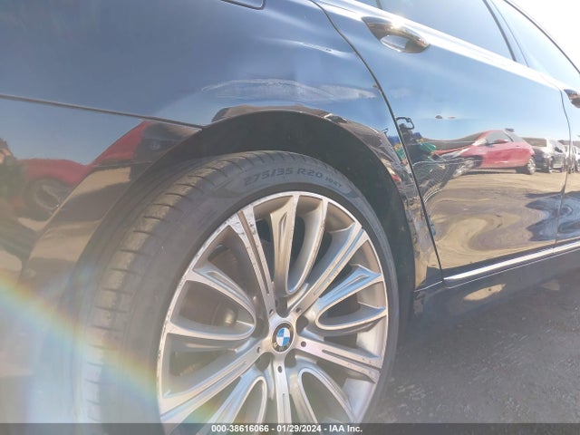 WBA7F0C5XJGM23940 BMW 750i