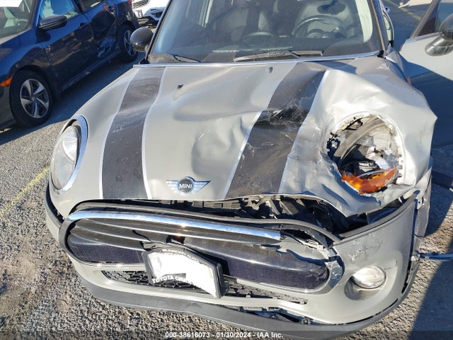 2018 MINI HARDTOP WMWXU1C59J2F80032 Photo 9