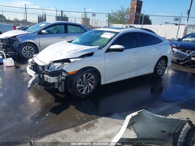 Honda CIVIC EX 2018 2HGFC2F79JH576086 Image 2