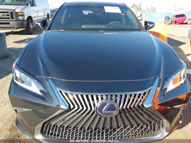 58AD21B15LU010578 Lexus ES 300H
