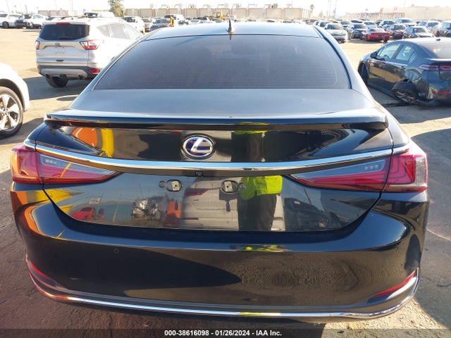 58AD21B15LU010578 Lexus ES 300H