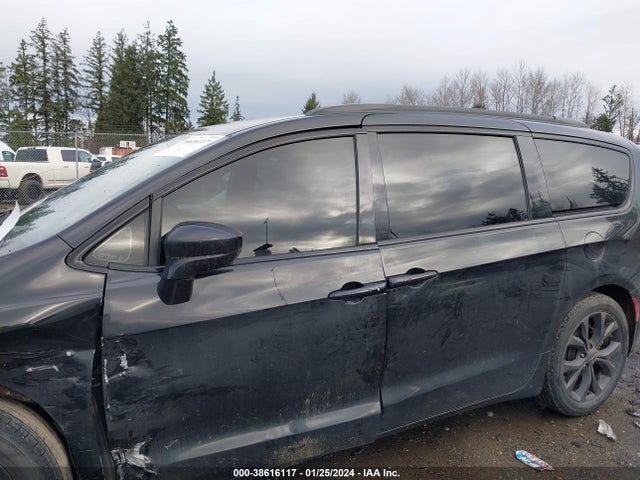 Chrysler Pacifica Touring L 2018 2C4RC1BG8JR182682 Image 14