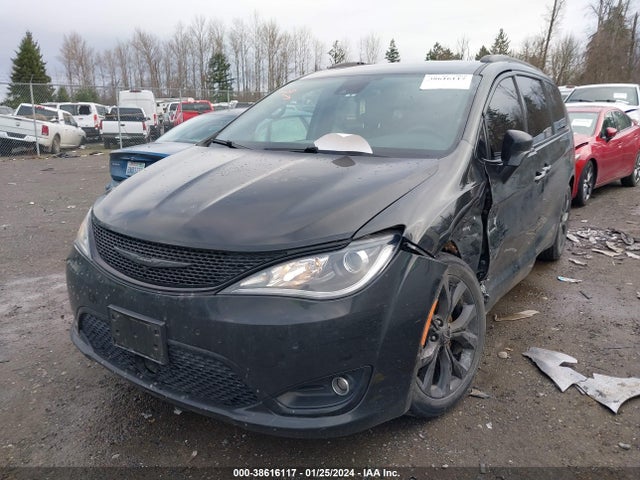 Chrysler Pacifica Touring L 2018 2C4RC1BG8JR182682 Image 2