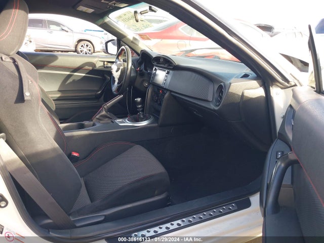 2016 SUBARU BRZ PREMIUM VIN: JF1ZCAB13G9602834