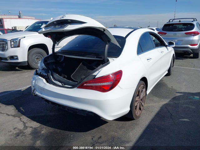 Mercedes-Benz CLA 250 2018 WDDSJ4EB4JN668224 Image 4